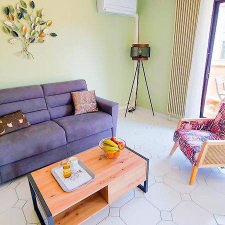アヴィニョンRegard Sur Les Remparts - Terrasse & Parkingアパートメント エクステリア 写真